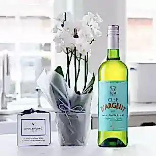Mini White Orchid (20-25cm), Clef d'Argent Sauvignon Blanc & 6 Mixed Truffles