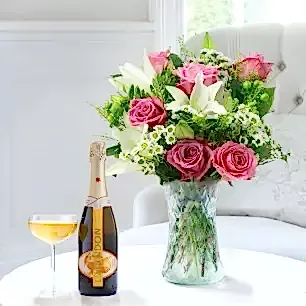 Chantilly, Vase & Chandon Garden Spritz