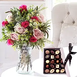 Rose Pearl & Box of 25 Chocolates
