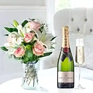 Simply Pink Rose & Lily & Moët & Chandon